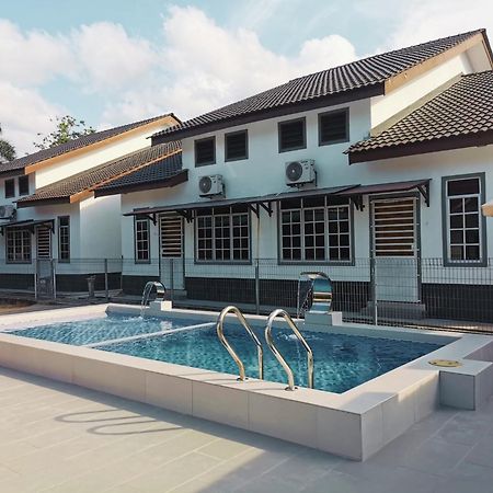 Nazza Homestay Besut With Swimming Pool Near Jetty To Perhentian Kampung Raja Exterior foto