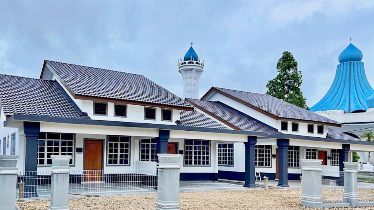 Nazza Homestay Besut With Swimming Pool Near Jetty To Perhentian Kampung Raja Exterior foto