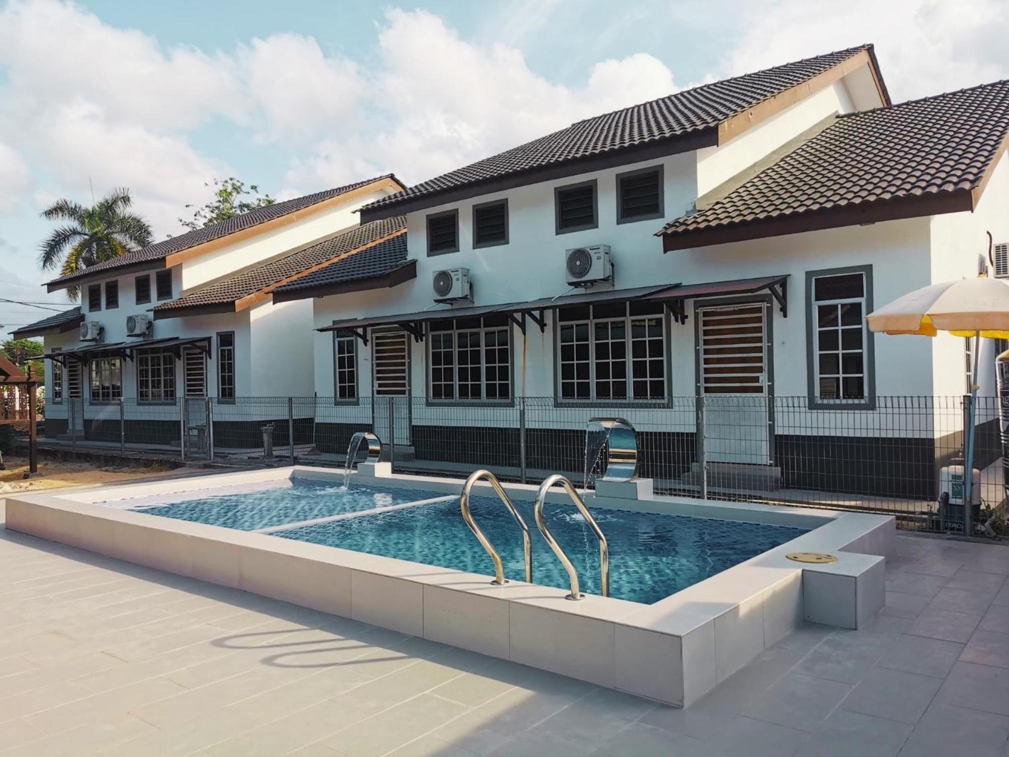 Nazza Homestay Besut With Swimming Pool Near Jetty To Perhentian Kampung Raja Exterior foto
